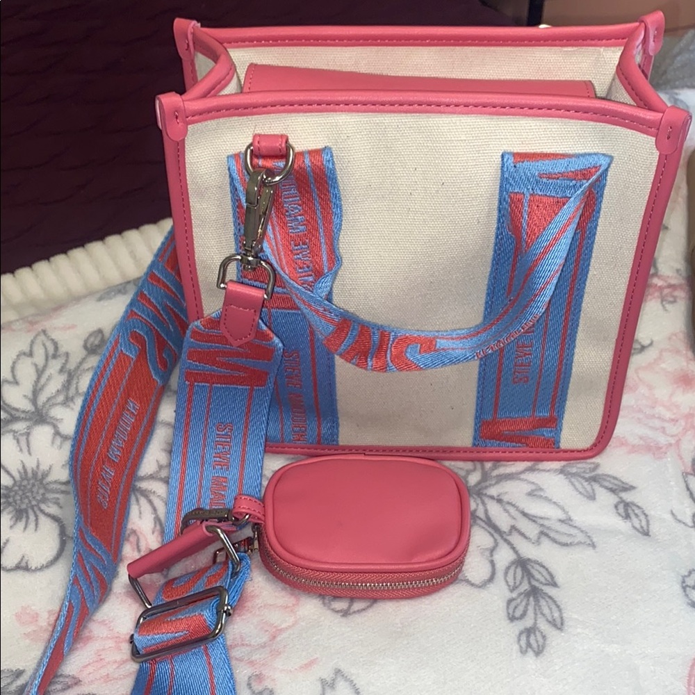 Vibrant Pink and Blue Crossbody Bag with Modern Design
